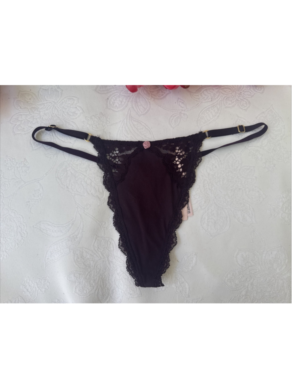 VICTORIA'S SECRET S PURPLE DREAM ANGELS V STRING SILKY LACE THONG PANTIES NWT